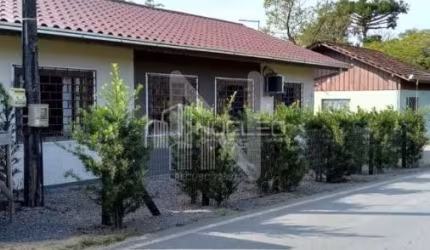 Linda Casa no Escalvado
