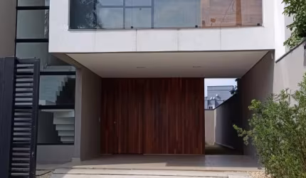 Linda Casa de Alto Padrão no Floresta