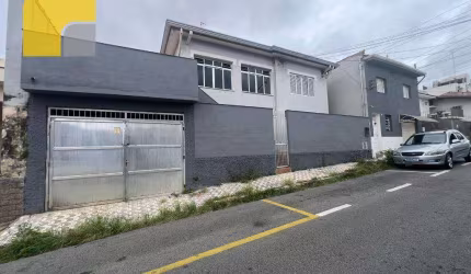 Sobrado com 4 dormitórios à venda, 300 m² por R$ 800.000,00 - Centro - Bragança Paulista/SP