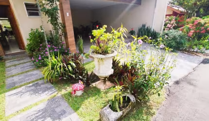Casa em Condomínio para Venda em Joinville, Atiradores, 4 dormitórios, 1 suíte, 5 banheiros, 2 vagas
