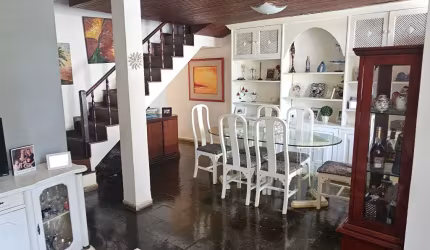 Excelente casa duplex com 171m2 com 3 qtos sendo 1 suíte na Barra da Tijuca/Rj