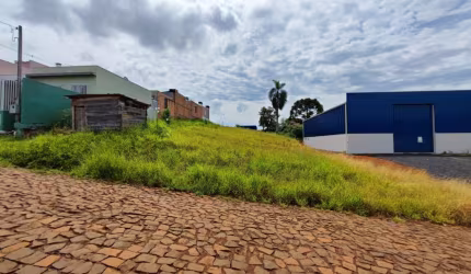 Excelente Terreno para construção Residencial ou  Comercial.