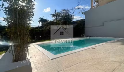 Linda casa no condominio Residencial 6 toda reformada excelente localização.
