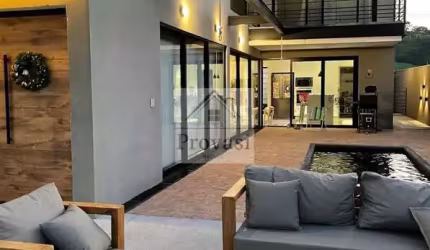 Valville I - Oportunidade - CASA no Valville 1  - 360m² - 3 Dorm -  R$2.120.000,00