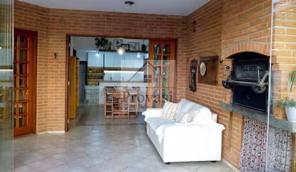 Alphaville Residencial 4 (Santana de Parnaíba) - Magnífica Casa no Residencial 4 c/ 4 Suítes (1 Master) | 453m² | Hidro | R$ 3.100.000,00