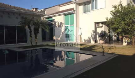 Alphaville Residencial 3 (Santana de Parnaíba) - Bela Casa no Residencial 3 - 720² - 4 Dorms. (2 Suítes)  -Área de Lazer - R$ 6.950.000,00