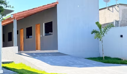 Belíssima casa sozinha no lote !!!