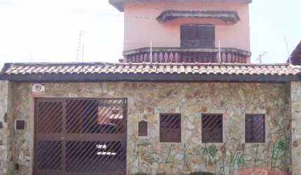Casa com 3 dormitórios à venda, 247 m² por R$ 870.000,00 - Vila Figueira - Suzano/SP