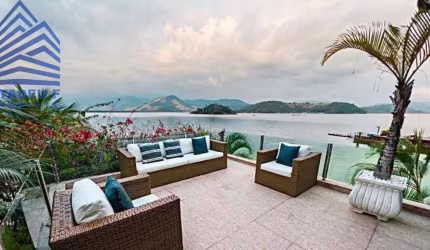 Casa de Condomínio, 9 dorms, 6 vagas em Angra dos Reis