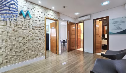 Conjunto Comercial a Venda, 4 salas, 4 vagas em Moema