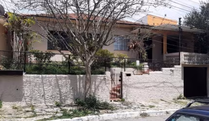 Casa a Venda, 4 dorm, 2 vagas no Jardim Monte Azul.