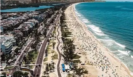 Cobertura espetacular na gleba A do Recreio a preço de apartamento, possui 2 quartos suíte