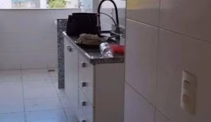 Alugo excelente 3 suítes na Freguesia com armários na Cozinha