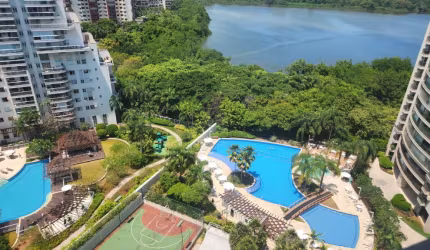 Esplendorosa cobertura no Peninsula com vista indevassável 4 suítes mais dependência completa de empregada além de piscina e hidro