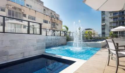 Apartamento de dois quartos sendo 1 suíte em condomínio clube