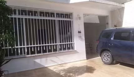 CASA DE ALTO PADRÃO NO BAIRRO DO BOQUEIRÃO.