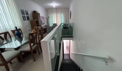 Sobrado para venda tem 125 metros quadrados com 3 quartos em Estuário - Santos - SP