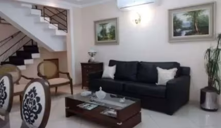 Casa para aluguel tem 200 metros quadrados com 4 quartos em Campo Grande - Santos - SP