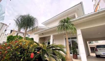 Casa com 3 dormitórios à venda, 372 m² por R$ 2.698.000,00 - Barreiros - São José/SC