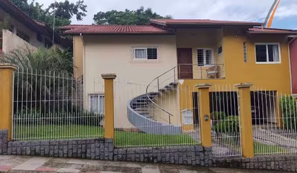 Casa com 3 dormitórios à venda, 249 m² por R$ 1.800.000,00 - Coqueiros - Florianópolis/SC