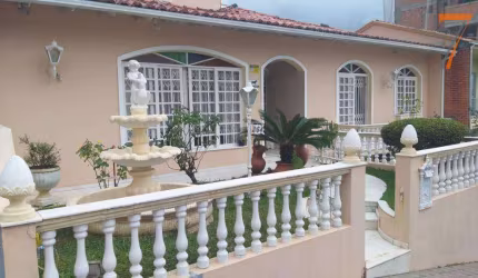 Casa com 4 dormitórios à venda, 200 m² por R$ 850.000,00 - Barreiros - São José/SC