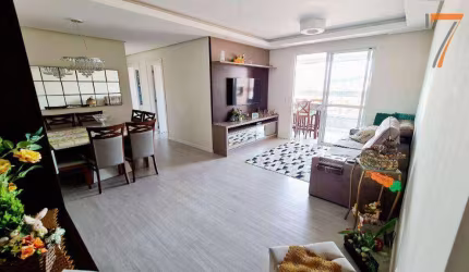 Apartamento com 3 dormitórios à venda, 113 m² por R$ 900.000,00 - Praia Comprida - São José/SC
