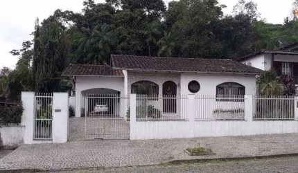 Casa com 3 dormitórios à venda, 160 m² por R$ 945.000,00 - Anita Garibaldi - Joinville/SC