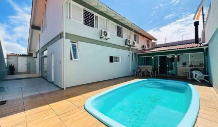Casa com 4 dormitórios à venda, 360 m² por R$ 1.800.000,00 - Coqueiros - Florianópolis/SC