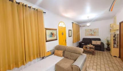 Casa com 4 dormitórios à venda, 211 m² por R$ 850.000,00 - Barreiros - São José/SC