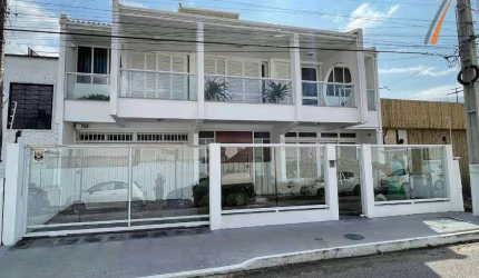 Casa com 4 dormitórios para alugar, 368 m² por R$ 20.409,01/mês - Campinas - São José/SC