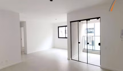 Apartamento com 2 dormitórios à venda, 75 m² por R$ 840.000,00 - Estreito - Florianópolis/SC