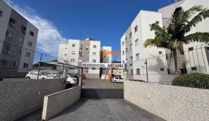 Apartamento com 2 dormitórios à venda, 48 m² por R$ 220.000,00 - Serraria - São José/SC