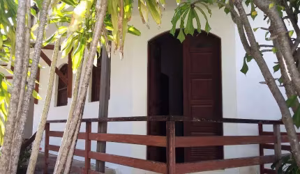 Casa em Ponta Negra, com área total de 750m²