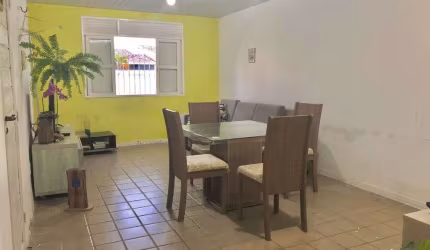 Casa com 200m² em Nova Parnamirim - ótima localização