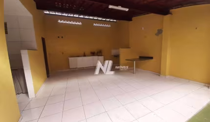 OPORTUNIDADE - Casa com 204m², perfil comercial, na Av Coronel Estevam, Alecrim