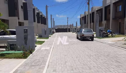 Casa Triplex com 132m² de área total - condominio fechado