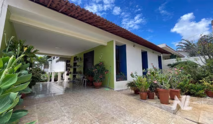 Casa em Lagoa Nova - com 4quartos 2suites, 3vagas de garagem