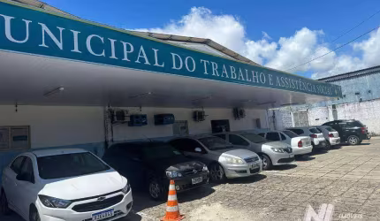 ALUGA-SE - Prédio comercial na Av. Nevaldo Rocha  - com 3.000m² de área total