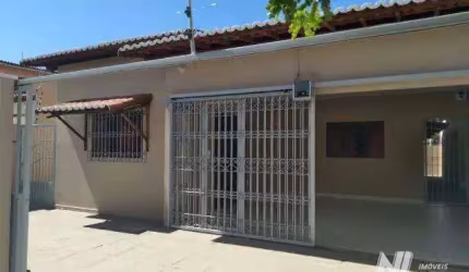 Casa com ótima localização em Nova Parnamirim, prox a Abel Cabral - 3Qts - 2Vagas