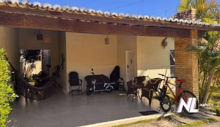 Casa com 3 quartos em condomínio fechado, em Parnamirim - 180m², 3Quartos, 2Vagas