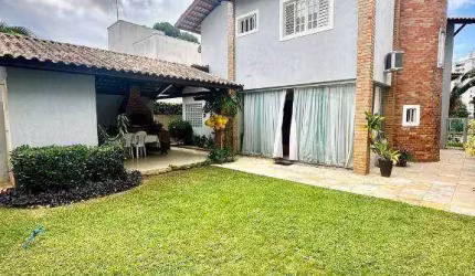 Casa com 392m² em Condomínio Fechado, no bairro de Emaús