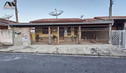 Casa para Venda em Pinhalzinho, centro, 5 dormitórios, 3 banheiros