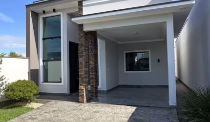 Casa com dois dormitórios sendo uma suíte no Bosque da Mata