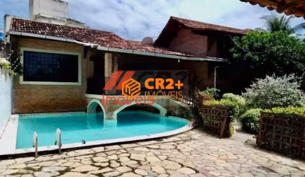 Casa a Venda com 450m² e 4 Quartos, 3 suítes + Dce e piscina em Candeias - Jaboa