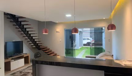 Casa Duplex de 2 quartos à venda em piabetá ao lado da estrada municipal