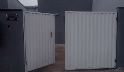 Casa independente com dois quartos e quintal, próximo do centro de piabetá