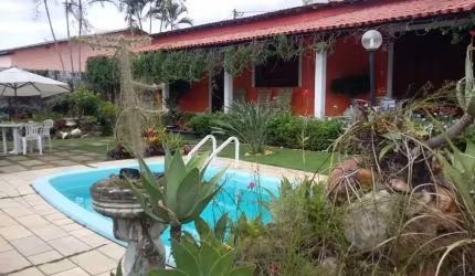 VENDA/ALUGA: Chácara Luxo: 4 Quartos, Piscina e Muito Conforto! Seu Refúgio dos Sonhos!