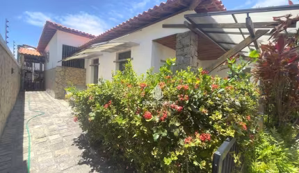 Casa com 3 dormitórios à venda, 400 m² por R$ 1.500.000 - Vilas do Atlântico - Lauro de Freitas/BA