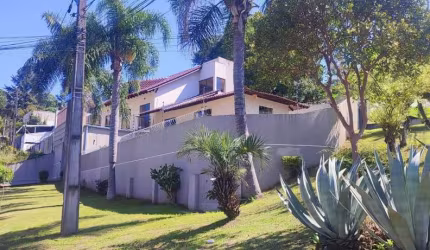 Casa para Venda em Curitiba, PILARZINHO, 3 dormitórios, 1 suíte, 6 banheiros, 6 vagas