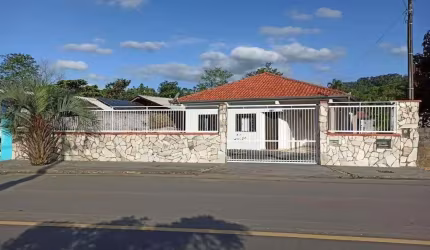 Casa com amplo terreno no bairro Ribeirão Cavalo em Jaraguá do Sul